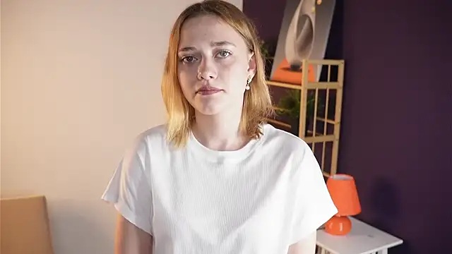 HollieCollelo online show from September 9, 4:01 am