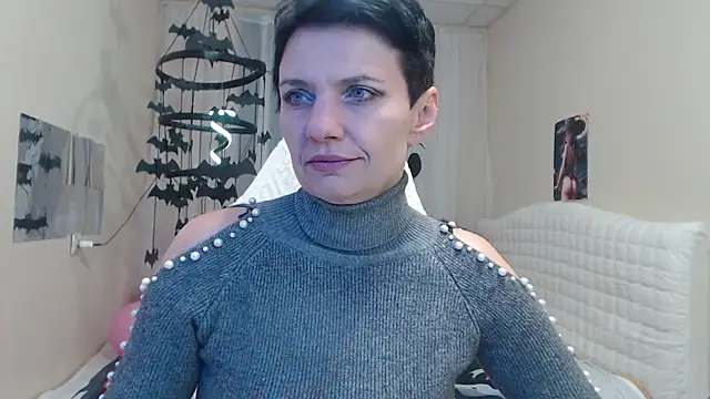 AvaSaturnian online show from October 13, 12:19 pm