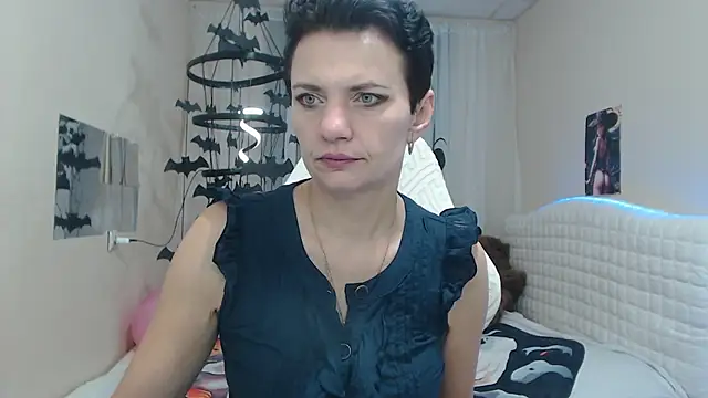 AvaSaturnian online show from November 4, 7:24 am