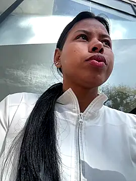 Michluxe 69 online show from November 29, 1:48 pm