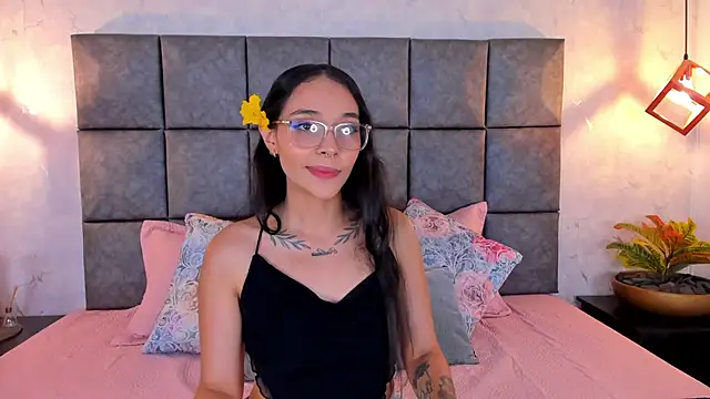 Roseaurora online show from June 7, 10:55 am