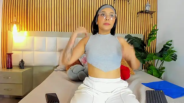 Roseaurora online show from October 2, 12:21 pm