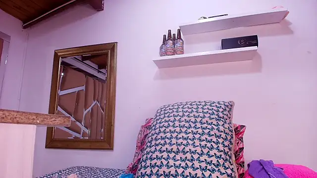 sweegirl69 online show from October 6, 12:00 pm