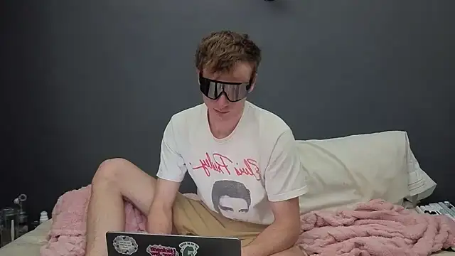 maskedboy1 online show from May 12, 11:17 am