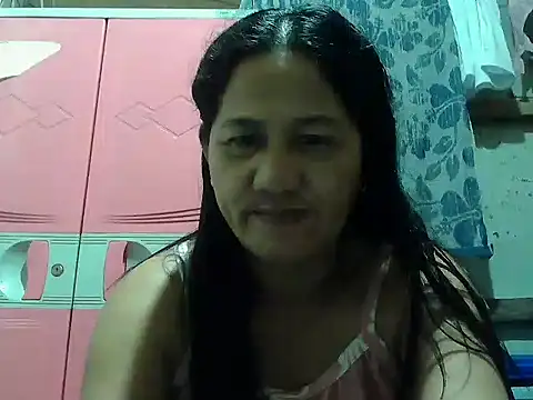 Snapshot of hotmama_063 chatting on October 10, 10:03 pm hotmama 063 online show from October 10, 10:03 pm