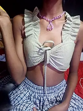 BunnyBloom25 online show from March 31, 9:04 pm