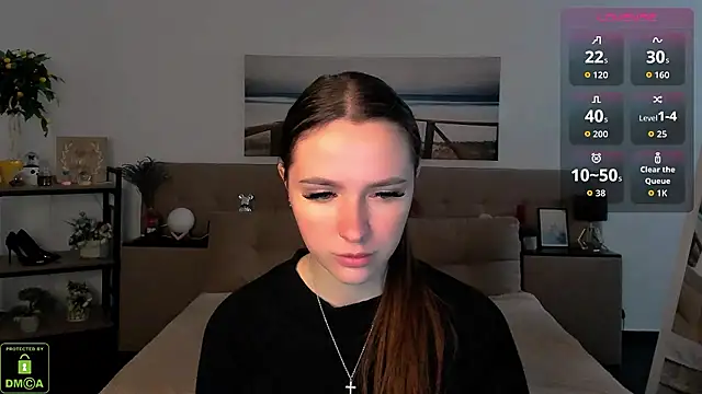 Snapshot of WildHoneyXO chatting on September 27, 6:20 am WildHoneyXO online show from September 27, 6:20 am