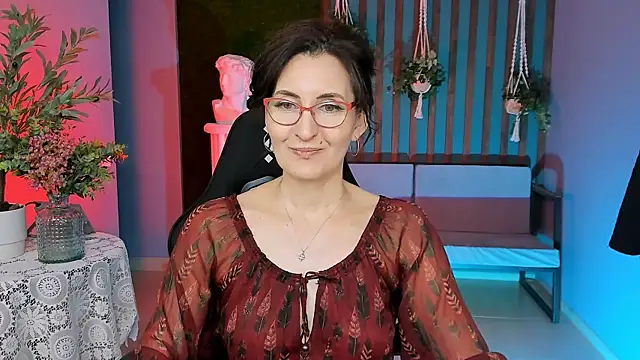 UnaTerra online show from November 18, 9:21 am