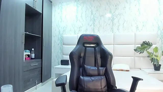 ValerySkinnyy online show from October 8, 11:53 pm