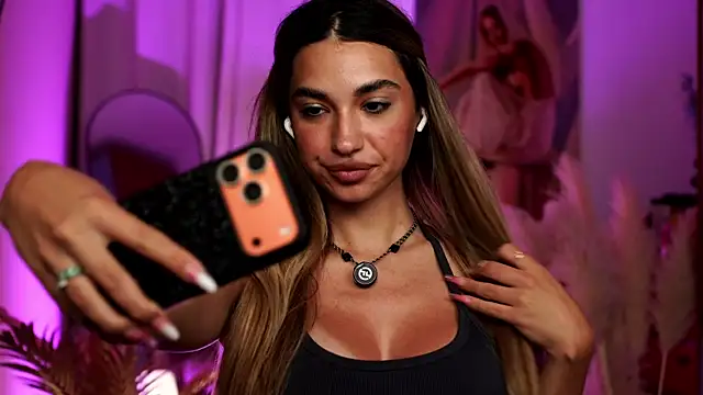 ItalianGirl online show from June 8, 8:09 pm
