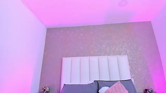 KaylieBrooks online show from April 21, 1:42 am