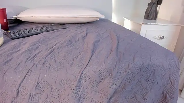 CannelaSmith online show from March 28, 7:02 pm