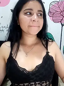 Snapshot of ValerieLove_ chatting on October 5, 8:03 pm ValerieLove online show from October 5, 8:03 pm