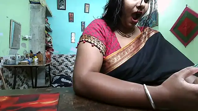 DearKimmi online show from November 16, 9:10 am