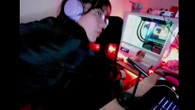 Snapshot of PinkDenial chatting on September 14, 4:16 pm PinkDenial online show from September 14, 4:16 pm