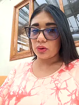 Snapshot of Monse--145 chatting on October 15, 9:17 pm Monse--145 online show from October 15, 9:17 pm