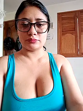 Snapshot of Monse--145 chatting on October 18, 12:41 pm Monse--145 online show from October 18, 12:41 pm