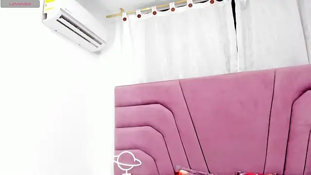Snapshot of MarianRosse chatting on October 19, 7:49 pm MarianRosse online show from October 19, 7:49 pm