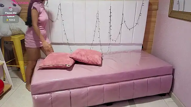 bella vibess s online show from April 9, 12:43 pm