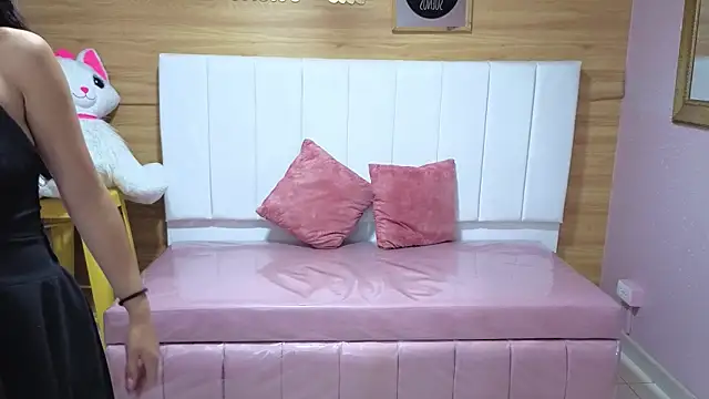 bella vibess s online show from April 23, 12:40 pm