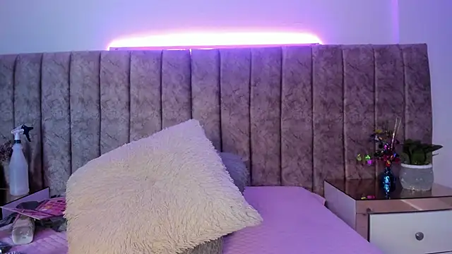 Ambeer fox  online show from April 20, 1:25 pm