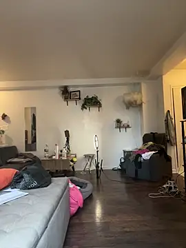 littyleesh1 online show from April 22, 2:14 pm