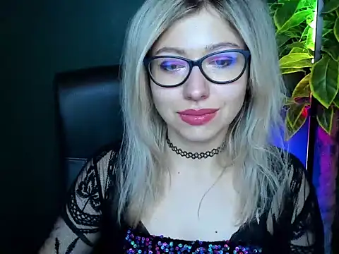 loveHeidi online show from November 27, 6:05 am