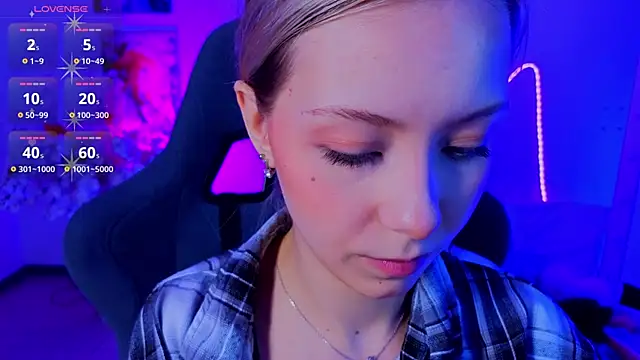 LumMina online show from April 27, 3:25 am