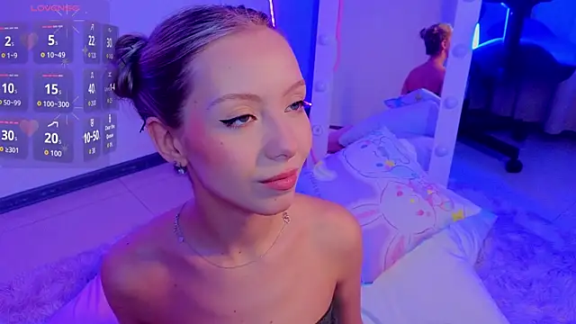 LumMina online show from April 11, 2:39 am