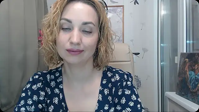 KatrinAlluring online show from October 31, 4:25 am