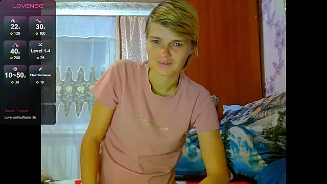 Snapshot of SaraSnow_ chatting on September 25, 6:06 pm SaraSnow  online show from September 25, 6:06 pm