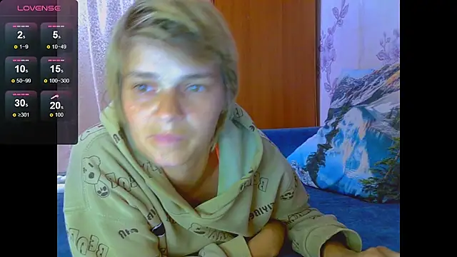 Snapshot of SaraSnow_ chatting on September 11, 8:09 pm SaraSnow  online show from September 11, 8:09 pm
