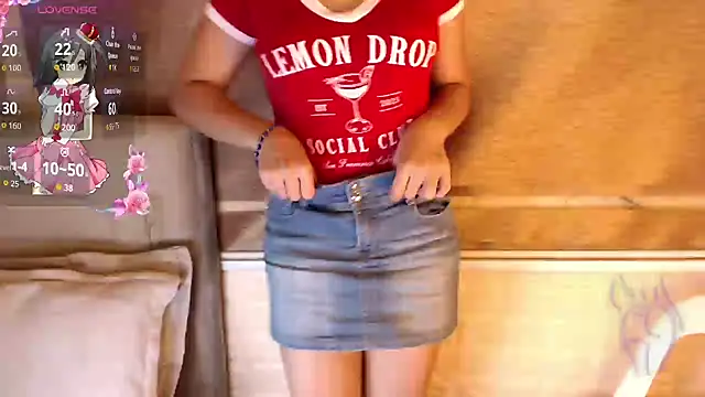 yourdevilsweettsx online show from June 7, 6:59 pm