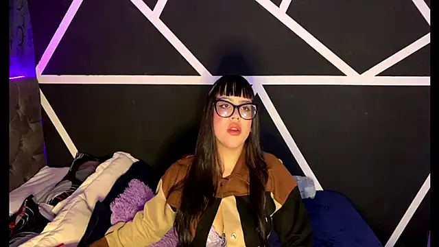 Snapshot of Melody_dreams chatting on October 2, 4:17 am Melody dreams online show from October 2, 4:17 am
