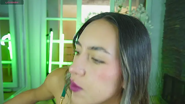 foxy zoe online show from April 25, 6:05 pm