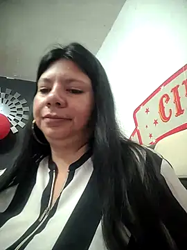 kinky momm online show from October 22, 2:11 pm