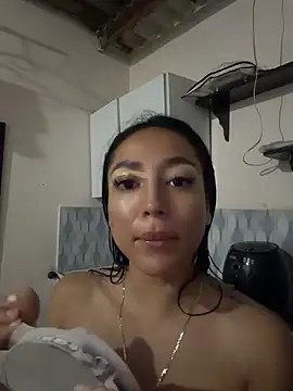 Dafne Hillss online show from July 31, 11:11 am