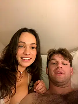 friendswhofuck online show from September 21, 8:40 pm