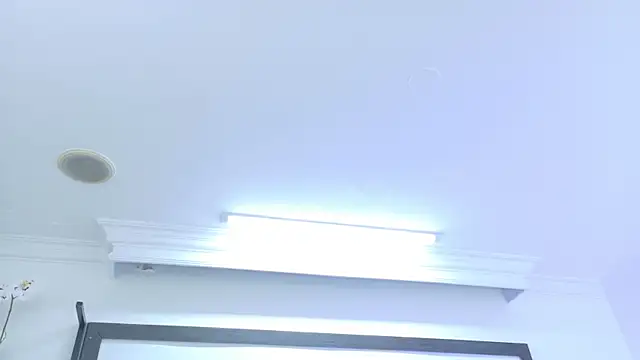 Skyler Fox  online show from April 21, 1:42 am