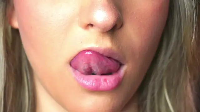 LoveSeekins online show from July 17, 8:01 pm