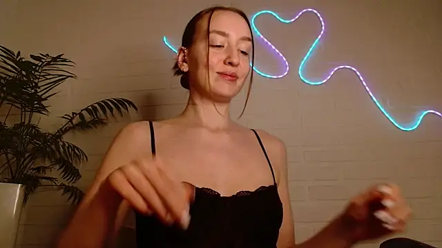 WhitePrincessLuna online show from March 5, 3:52 pm