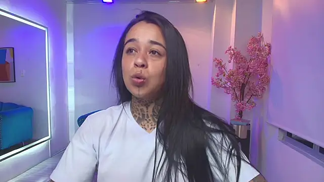 Black roseee online show from April 24, 4:15 am