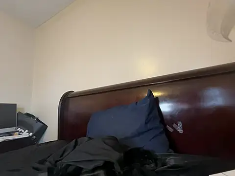 Brideofchucky1212 online show from February 17, 5:45 pm