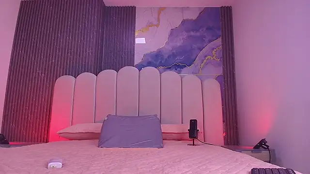 abbyrouss  online show from April 23, 3:25 am