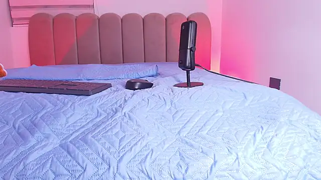 abbyrouss  online show from November 21, 3:19 am