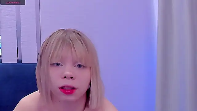Snapshot of KittyGolden chatting on September 30, 7:47 am KittyGolden online show from September 30, 7:47 am