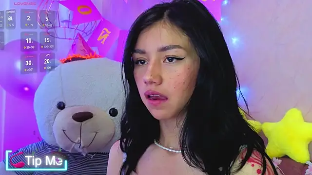april bennett online show from June 24, 1:43 pm