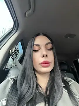 Bella R0se online show from March 28, 1:10 pm