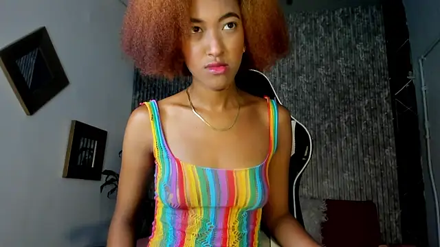 Snapshot of Alisha_Ebonyy chatting on September 26, 12:25 pm Alisha Ebonyy online show from September 26, 12:25 pm