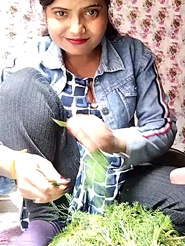 Hot-Pooja25 online show from February 2, 5:28 am